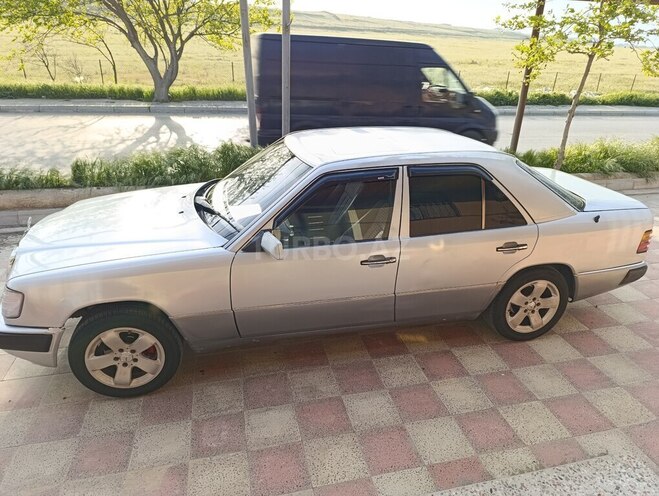 Mercedes E 250 1991, 450,000 km - 2.5 l - Bakı