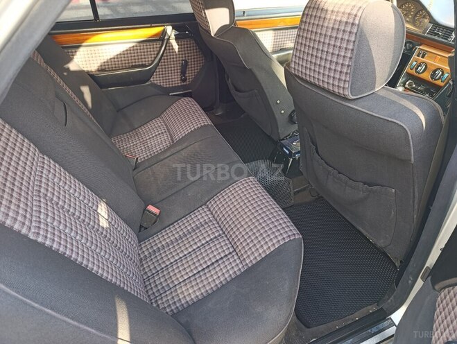 Mercedes E 250 1991, 450,000 km - 2.5 l - Bakı