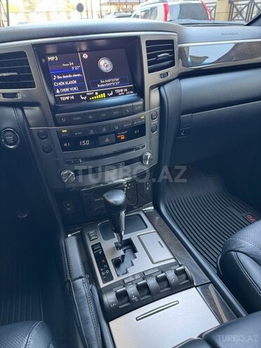 Lexus LX 570-12