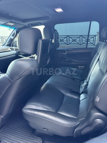 Lexus LX 570-13