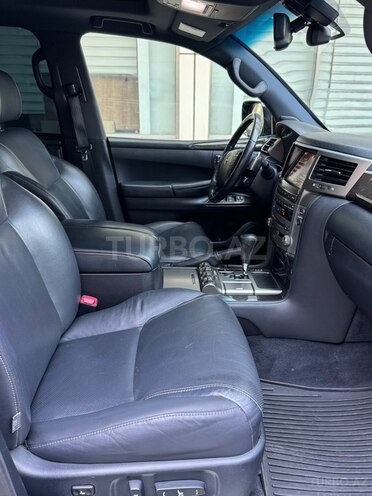 Lexus LX 570-11
