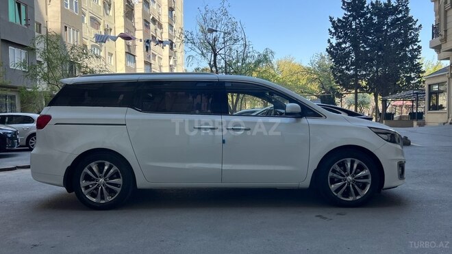 Kia Carnival-6