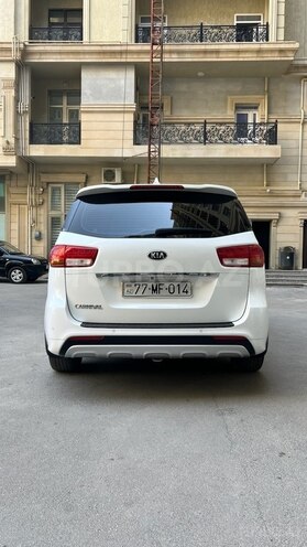 Kia Carnival-4
