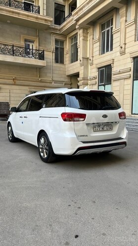 Kia Carnival-8