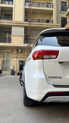 Kia Carnival-10
