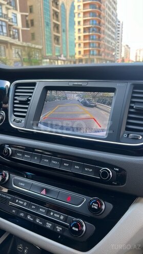 Kia Carnival-16