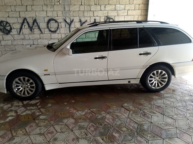 Mercedes C 180 1997, 352,698 km - 1.8 l - Ucar