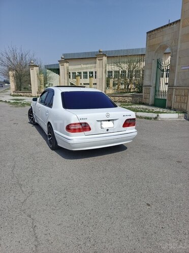 Mercedes E 320 2001, 440,000 km - 3.2 l - İmişli