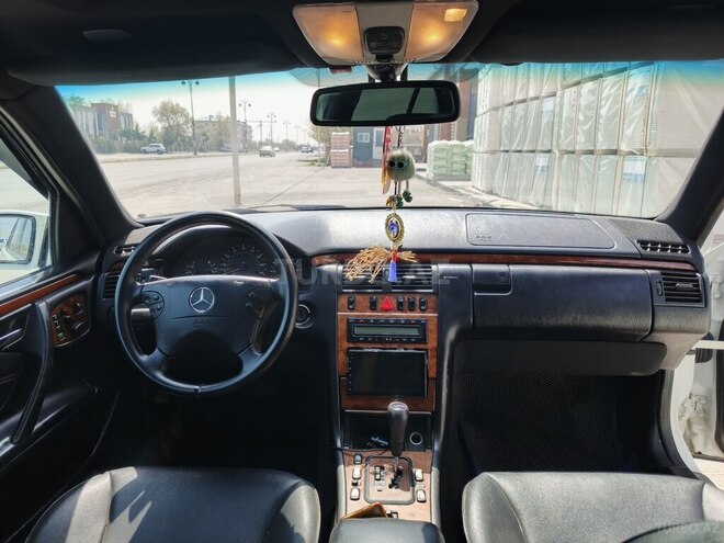 Mercedes E 320 2001, 440,000 km - 3.2 l - İmişli