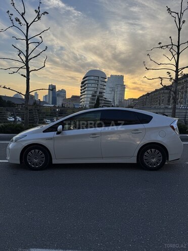 Toyota Prius 2015, 199,359 km - 1.8 л - Bakı