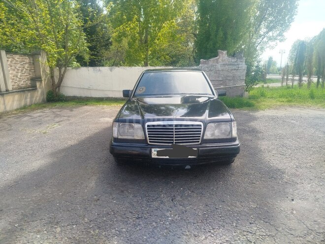 Mercedes E 220 1994, 315,431 km - 2.2 l - Qəbələ