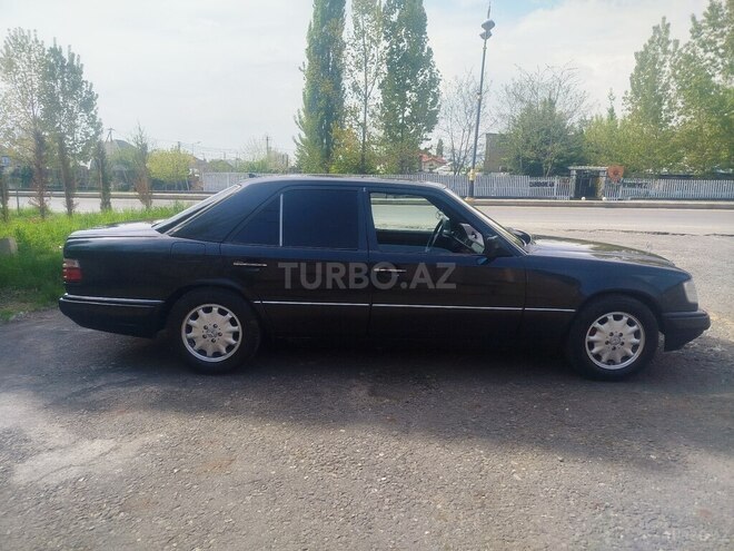 Mercedes E 220 1994, 315,431 km - 2.2 l - Qəbələ