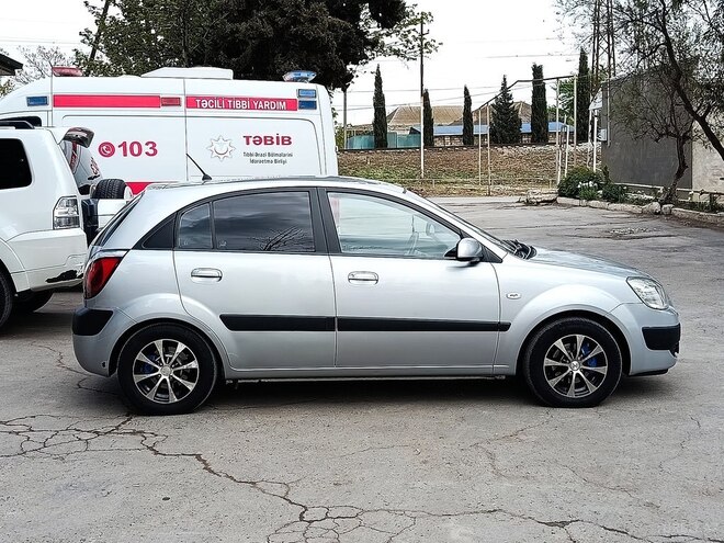 Kia Rio 2007, 284,000 km - 1.4 л - Şirvan
