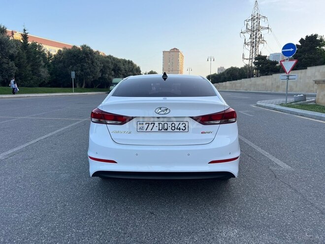 Hyundai Avante 2016, 200,000 km - 1.6 l - Bakı