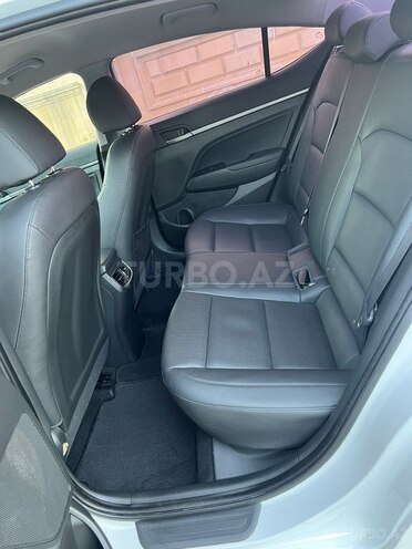 Hyundai Avante 2016, 200,000 km - 1.6 l - Bakı