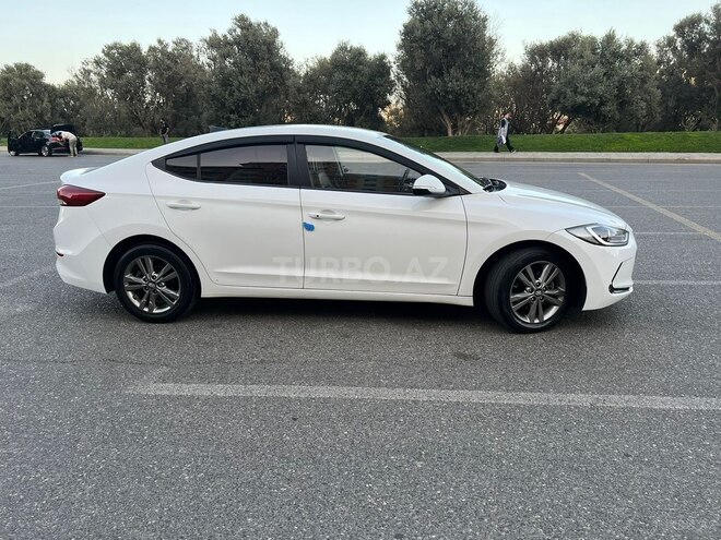 Hyundai Avante 2016, 200,000 km - 1.6 l - Bakı
