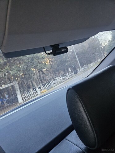 BMW 520-19
