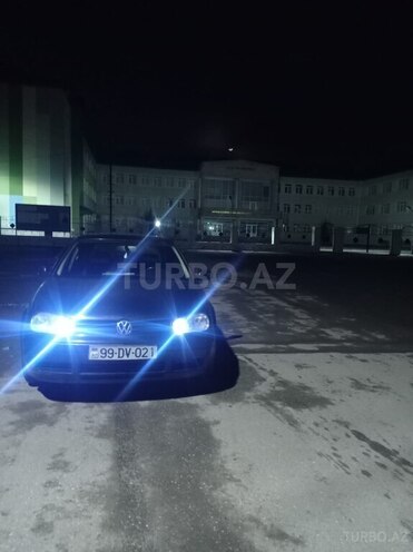 Volkswagen Golf 1999, 490,000 km - 1.4 l - Quba
