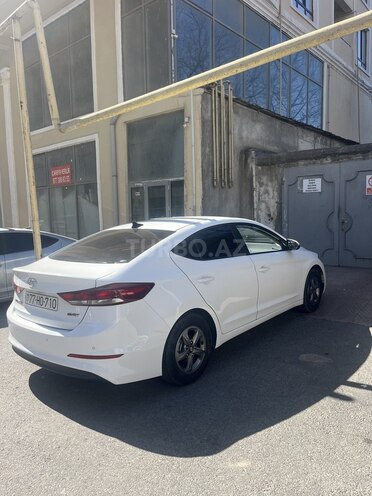 Hyundai Avante 2015, 95,000 km - 1.6 l - Bakı