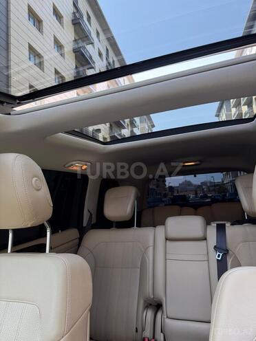 Mercedes GLS 450 4MATIC-10