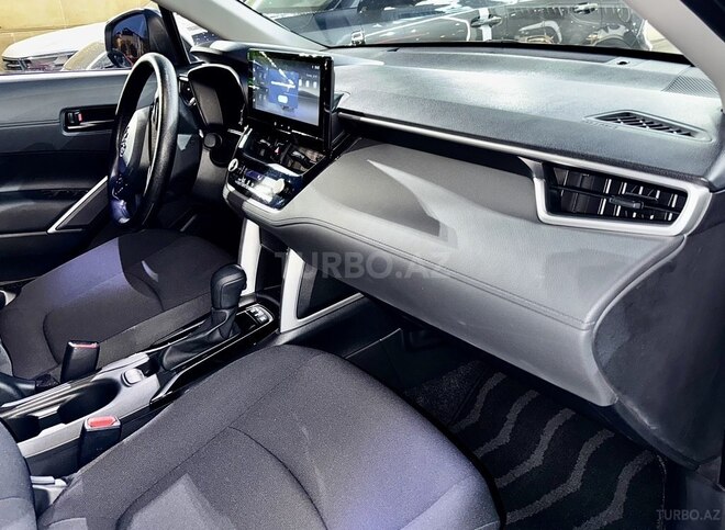 Toyota Corolla Cross 2024, 8,000 km - 2.0 л - Bakı
