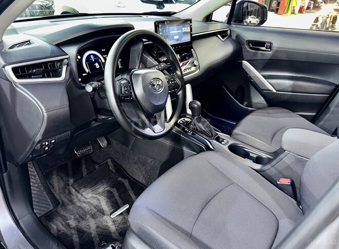 Toyota Corolla Cross 2024, 8,000 km - 2.0 л - Bakı
