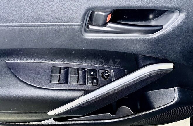 Toyota Corolla Cross 2024, 8,000 km - 2.0 л - Bakı
