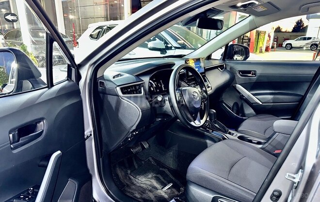 Toyota Corolla Cross 2024, 8,000 km - 2.0 л - Bakı
