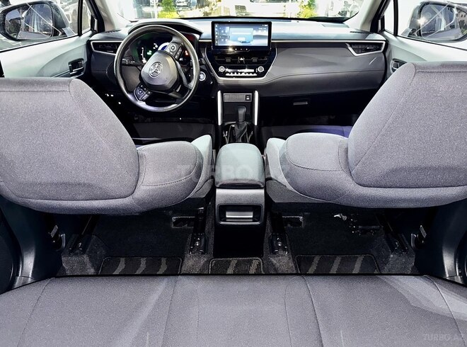 Toyota Corolla Cross 2024, 8,000 km - 2.0 л - Bakı