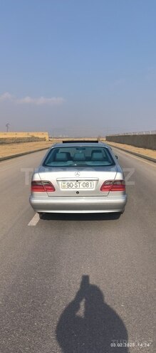 Mercedes E 240 2000, 285,670 km - 2.4 l - Bakı