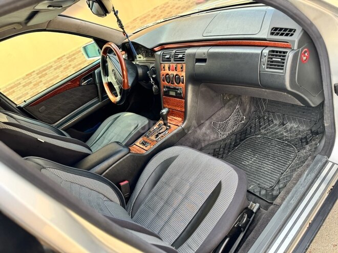 Mercedes E 200 d 1998, 400,000 km - 2.2 л - Bakı