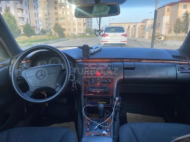 Mercedes E 240 1998, 285,400 km - 2.4 l - Bakı