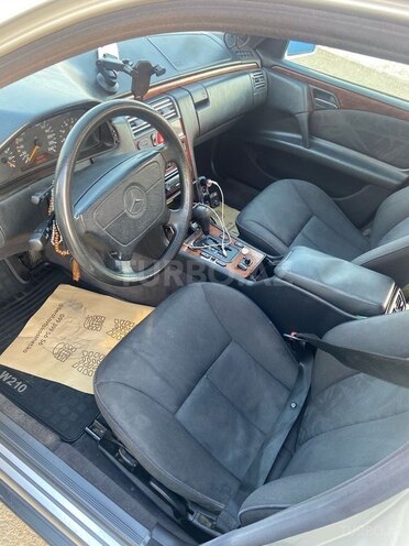 Mercedes E 240 1998, 285,400 km - 2.4 l - Bakı