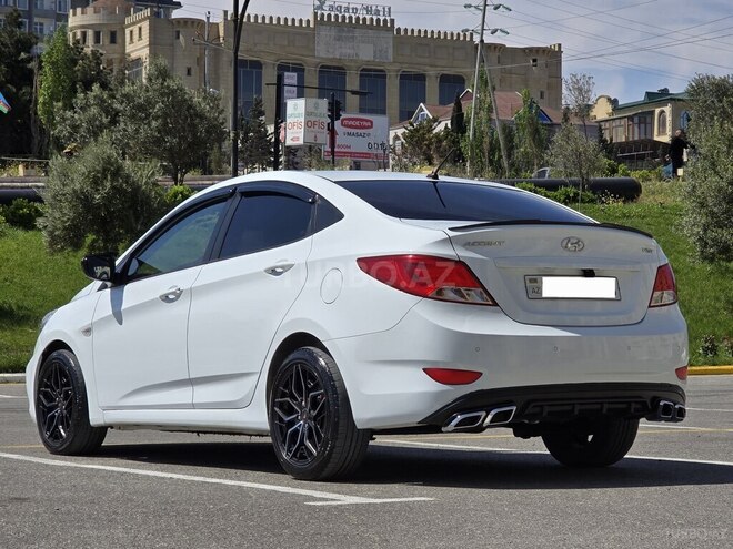 Hyundai Accent 2015, 209,000 km - 1.6 л - Bakı