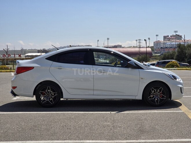 Hyundai Accent 2015, 209,000 km - 1.6 л - Bakı
