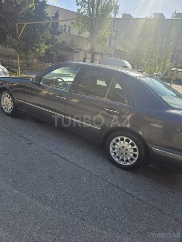 Mercedes E 220 d 1999, 399,000 km - 2.2 l - Bakı