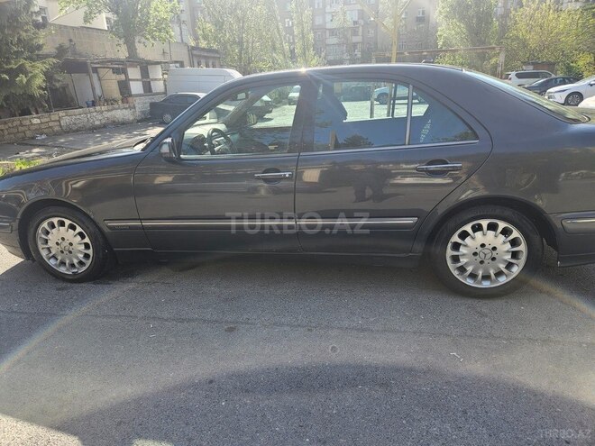 Mercedes E 220 d 1999, 399,000 km - 2.2 l - Bakı