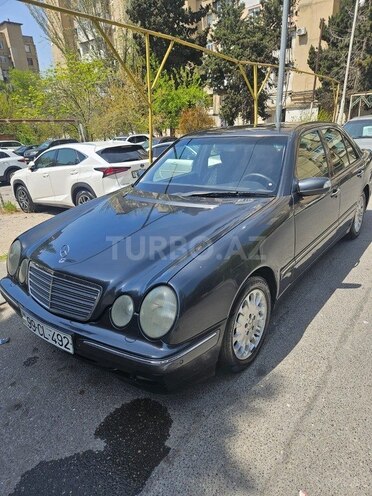Mercedes E 220 d 1999, 399,000 km - 2.2 l - Bakı