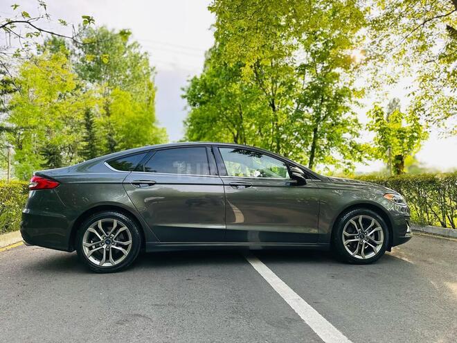 Ford Fusion (North America) 2020, 172,000 km - 1.5 l - Qax