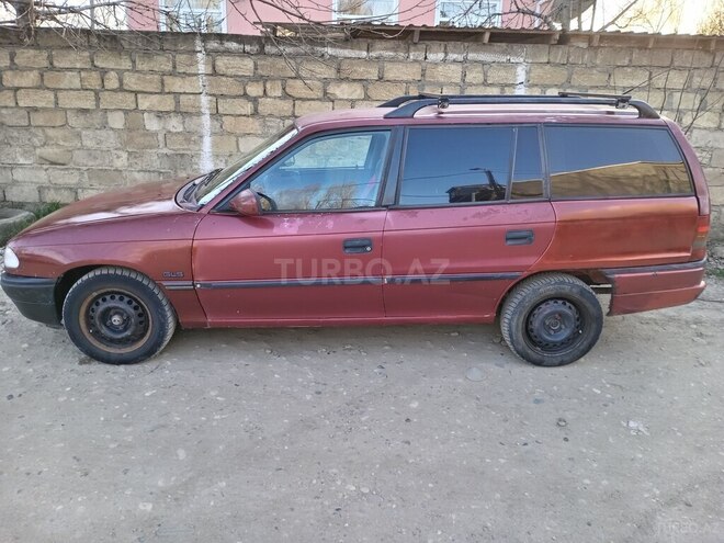 Opel Astra 1997, 444,000 km - 1.6 l - Qusar
