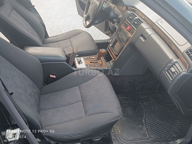 Mercedes E 320 2001, 250,000 km - 3.2 l - Sumqayıt