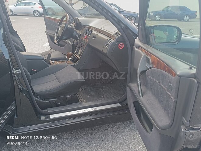 Mercedes E 320 2001, 250,000 km - 3.2 l - Sumqayıt