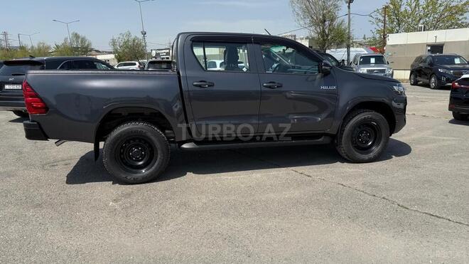 Toyota Hilux-5