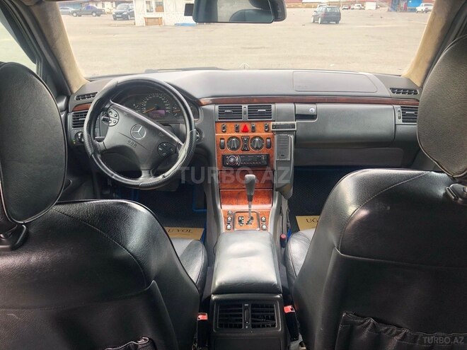 Mercedes E 240 2002, 365,200 km - 2.4 l - Sumqayıt