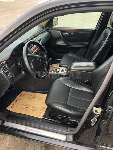 Mercedes E 240 2002, 365,200 km - 2.4 l - Sumqayıt