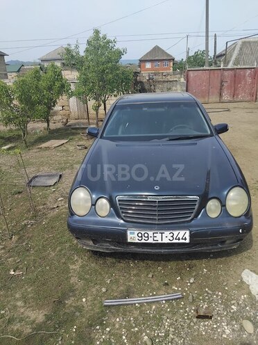 Mercedes E 200 1999, 275,461 km - 2.0 l - Masallı