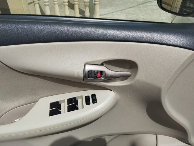 Toyota Corolla 2013, 210,000 km - 1.8 l - Bakı
