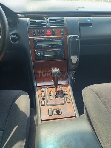 Mercedes E 270 1999, 432,000 km - 2.7 l - Bakı