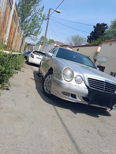 Mercedes E 270 1999, 432,000 km - 2.7 l - Bakı
