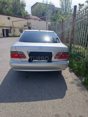 Mercedes E 270 1999, 432,000 km - 2.7 l - Bakı